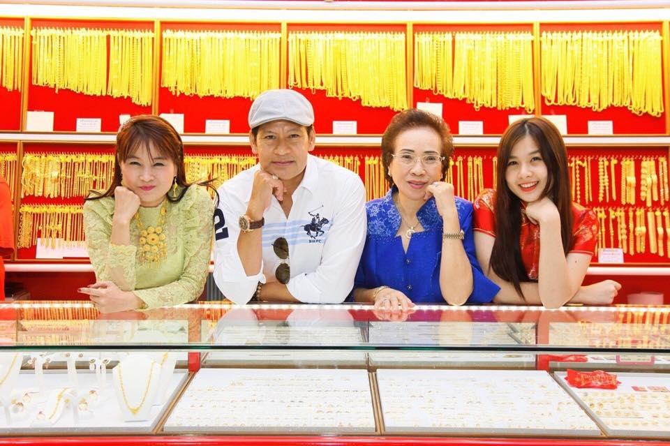 gold store picture